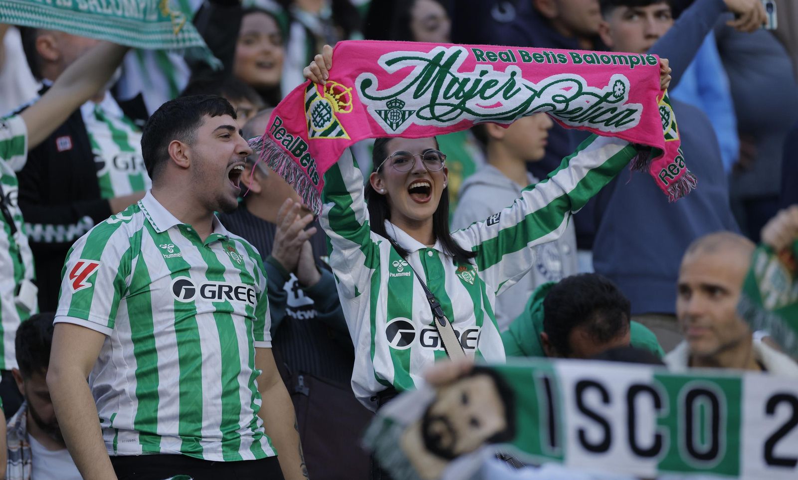 Búscate en las fotos del Betis - Gent