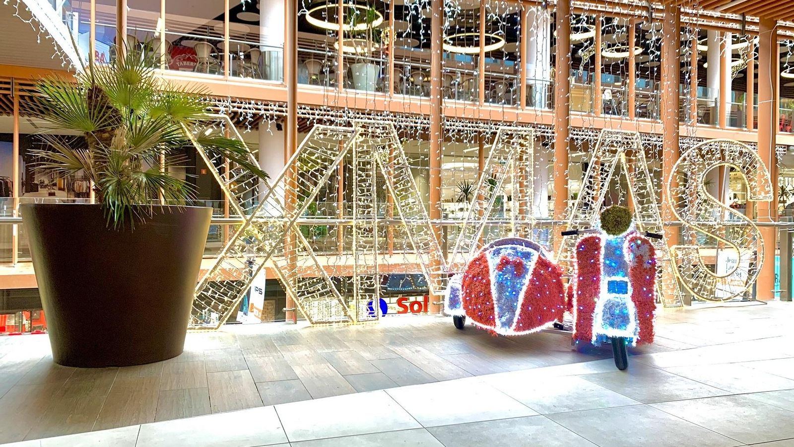 Desde este puente, los más pequeños podrán disfrutar de los talleres de manualidades.