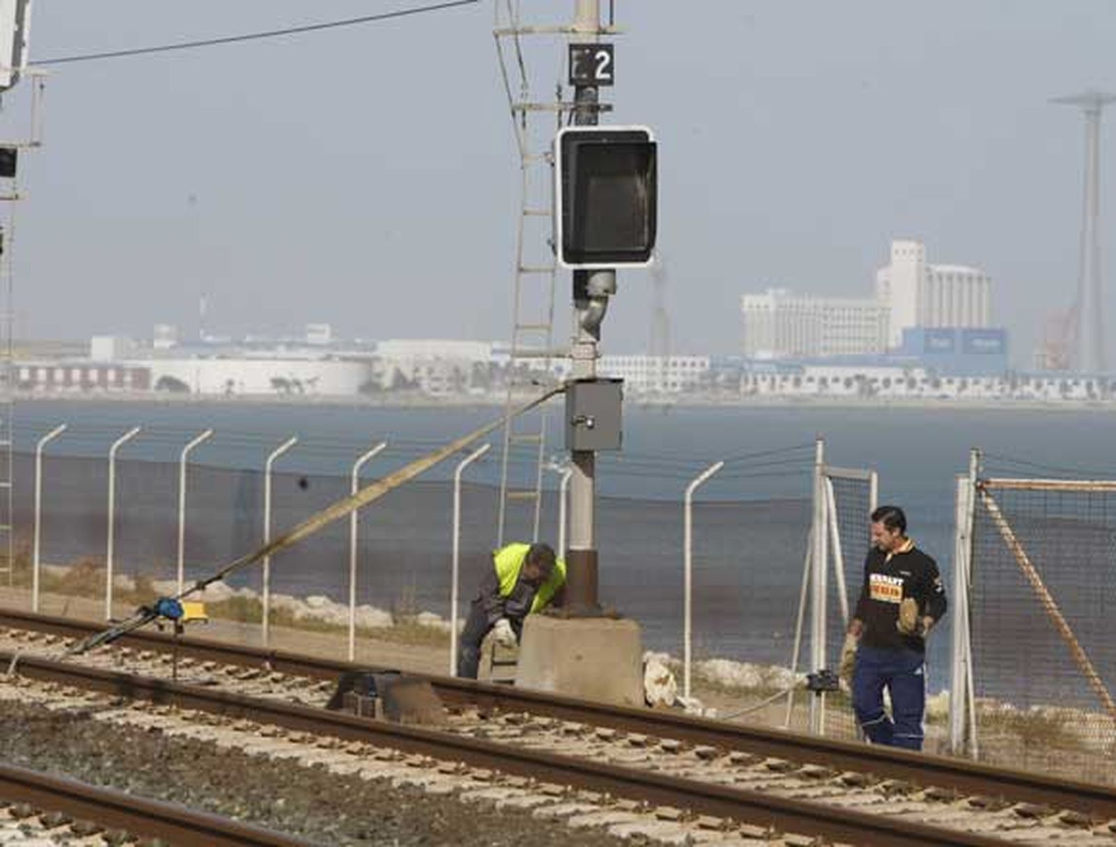 El temporal causa múltiples destrozos en la capital