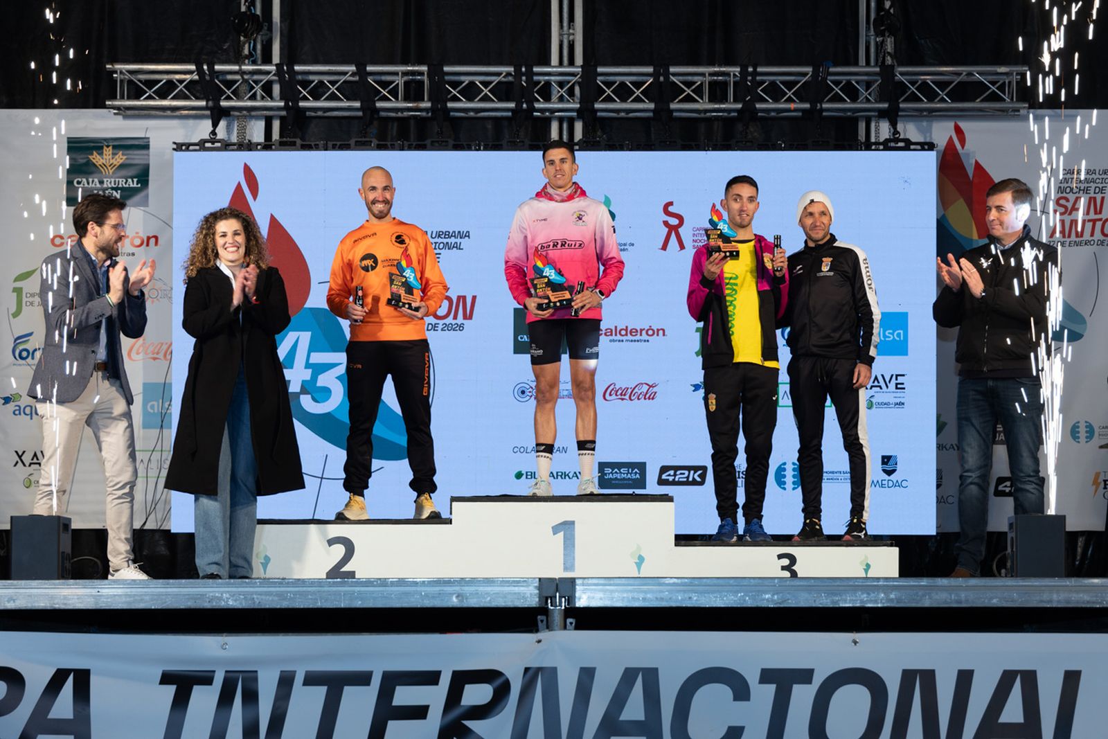 En imágenes: entrega de trofeos de todas las categorías de la Carrera de San Antón 2026