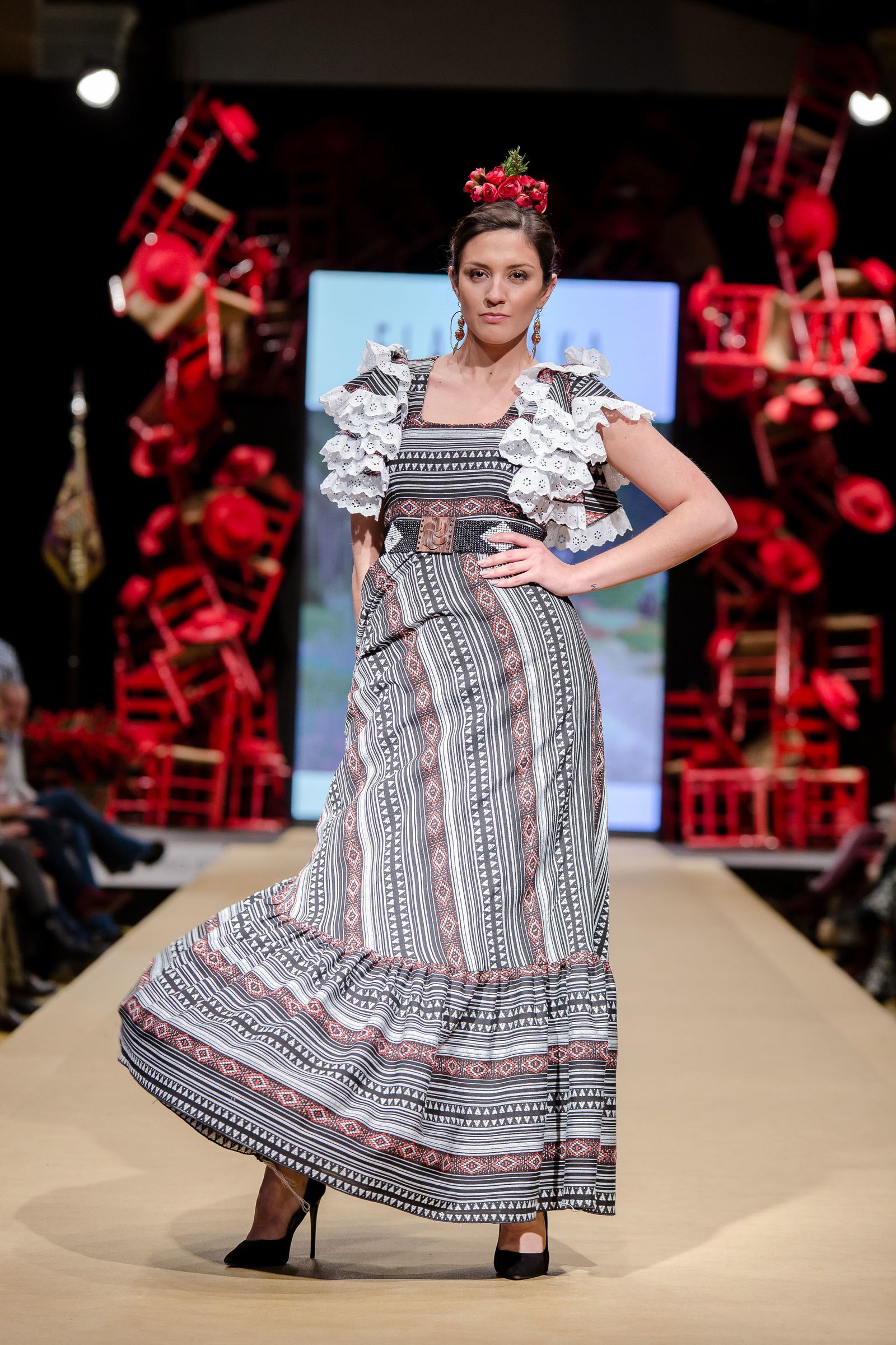Pasarela Flamenca Jerez 2019: Real Hermandad del Rocío, el desfile benéfico en fotos