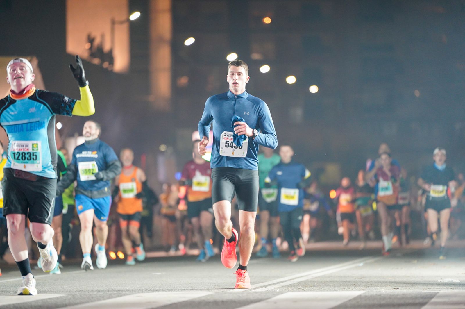 En imágenes: búscate en tu llegada a meta de la Carrera de San Antón 2026 (10)