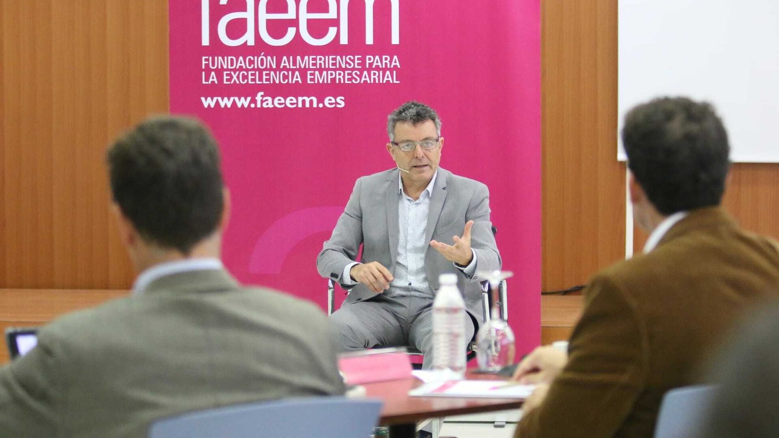 Barriga, durante su intervención, en la sede de la Cámara de Comercio de Almería.