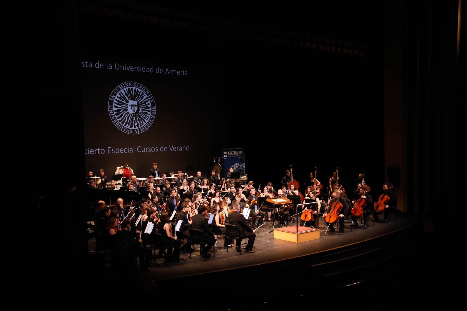 El concierto de la Orquesta de la UAL en el Auditorio Maestro Padilla, en imágenes