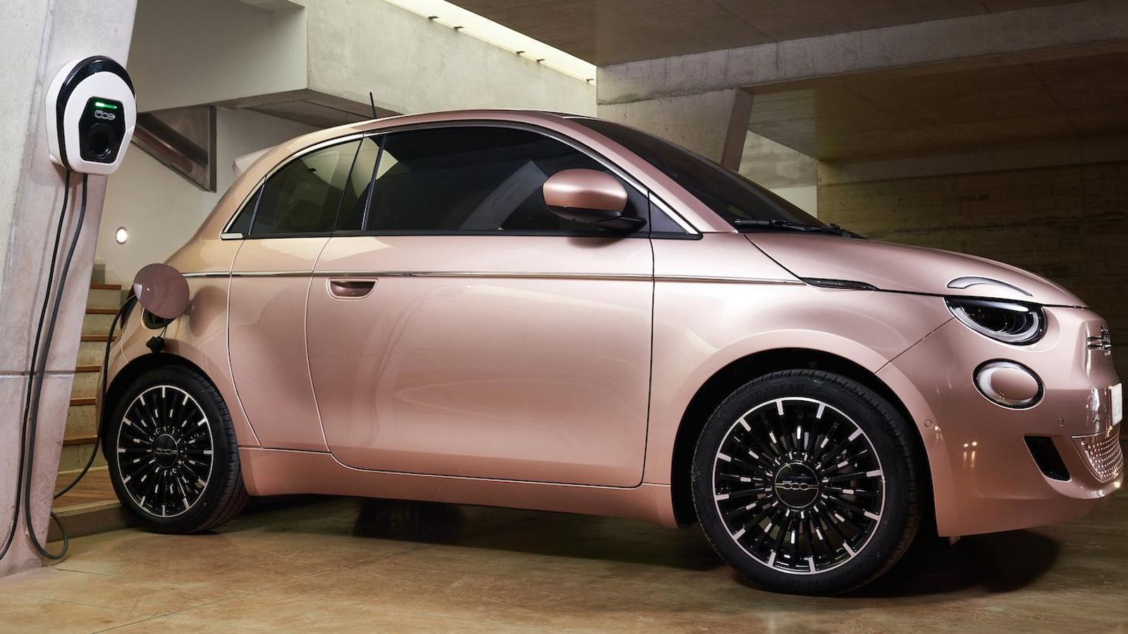 El 500 la Prima tiene más potencia y autonomía que otros eléctricos de tamaño parecido.