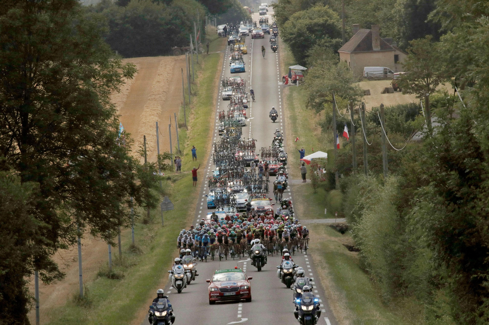 Llegó la famosa hora de los abanicosLa felicidad de una entrada al 'cielo'El gigante Isner chocó con su techo