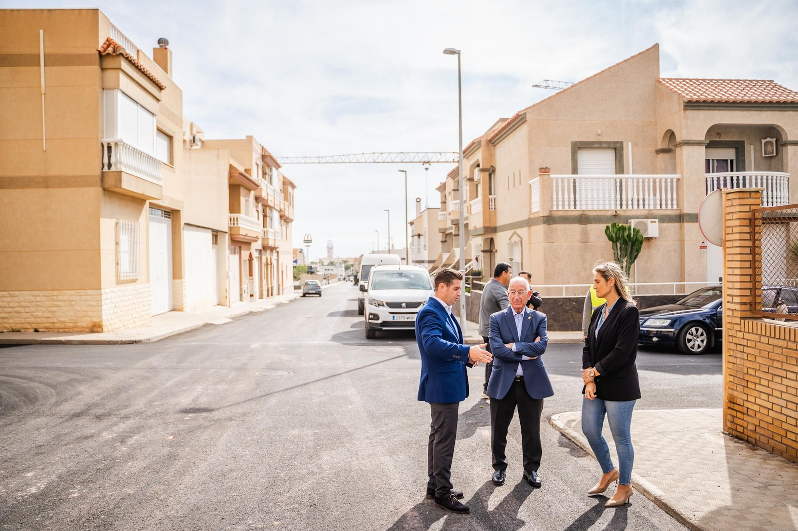 Se pretende mejorar el pavimento deteriorado de El Parador