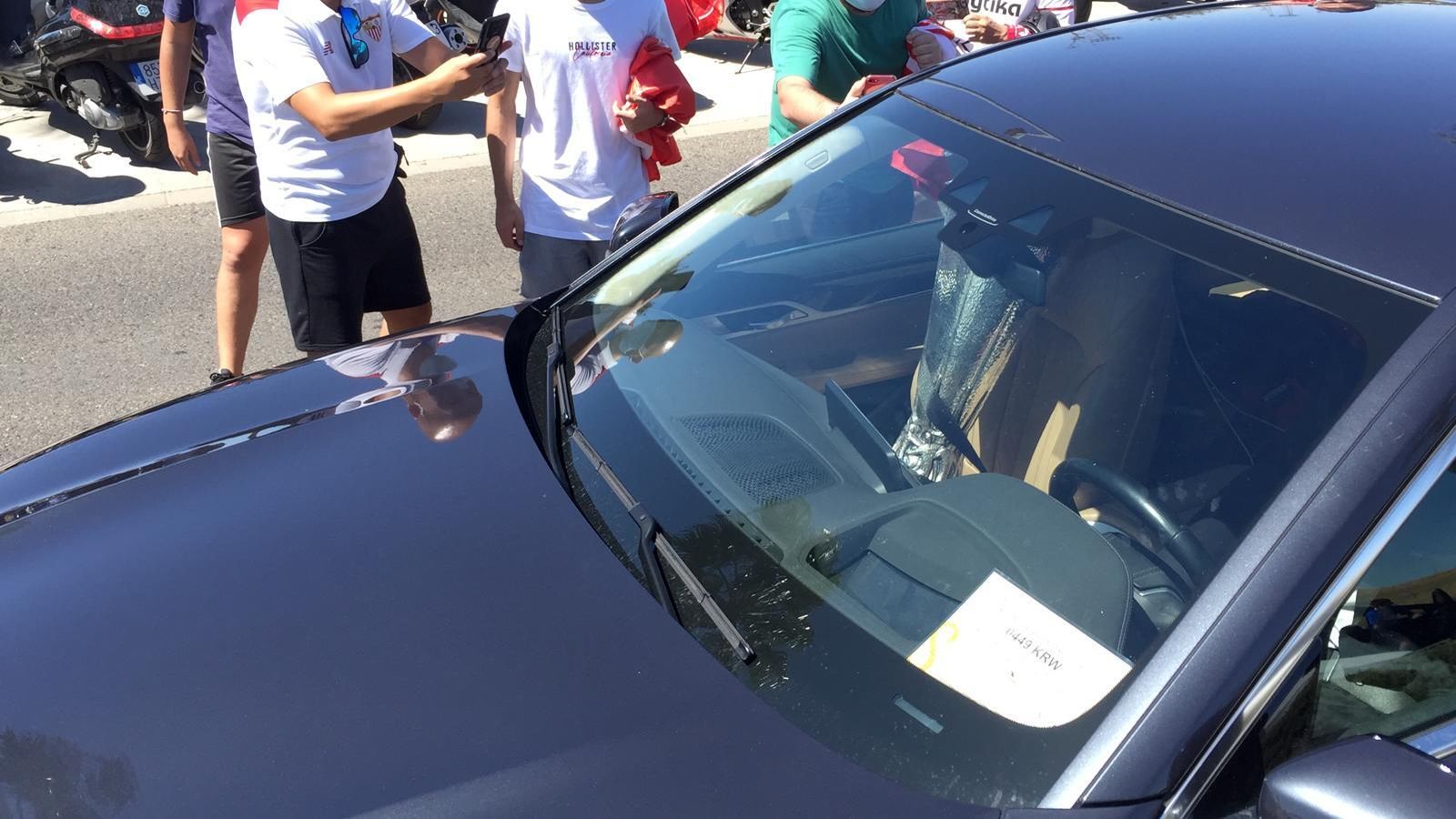 La Copa, trasladada en coche hasta el estadio.