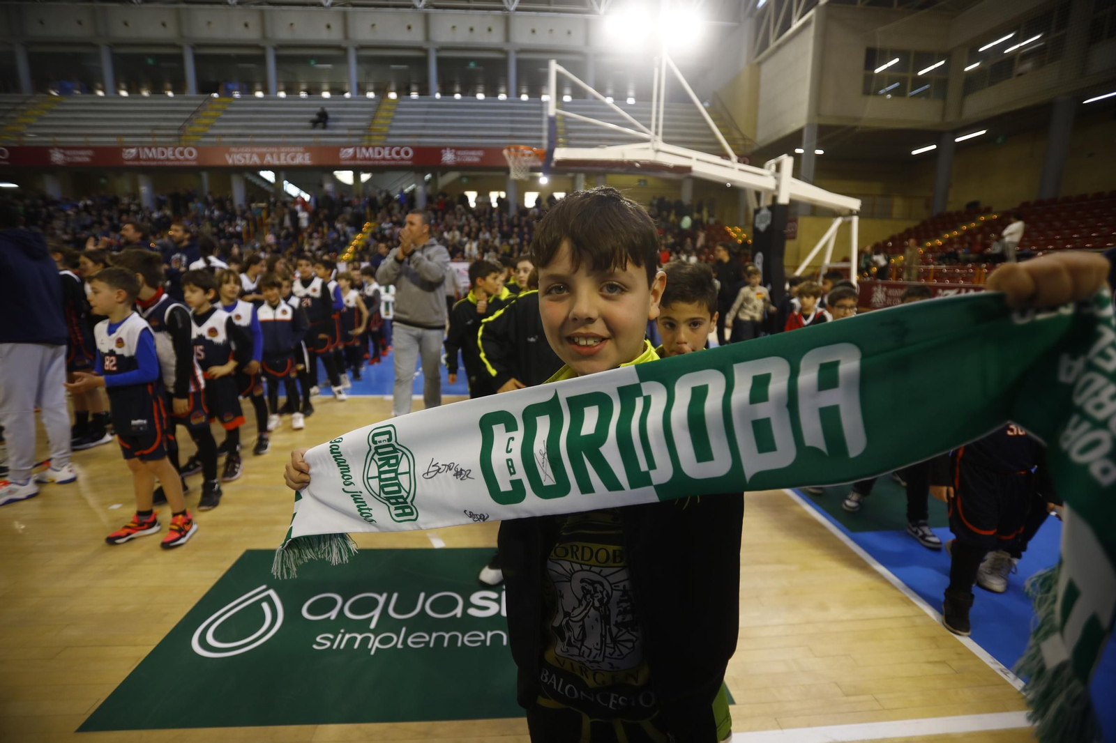 Las mejores fotos del ambiente en Vista Alegre para el Coto Córdoba - Zornotza