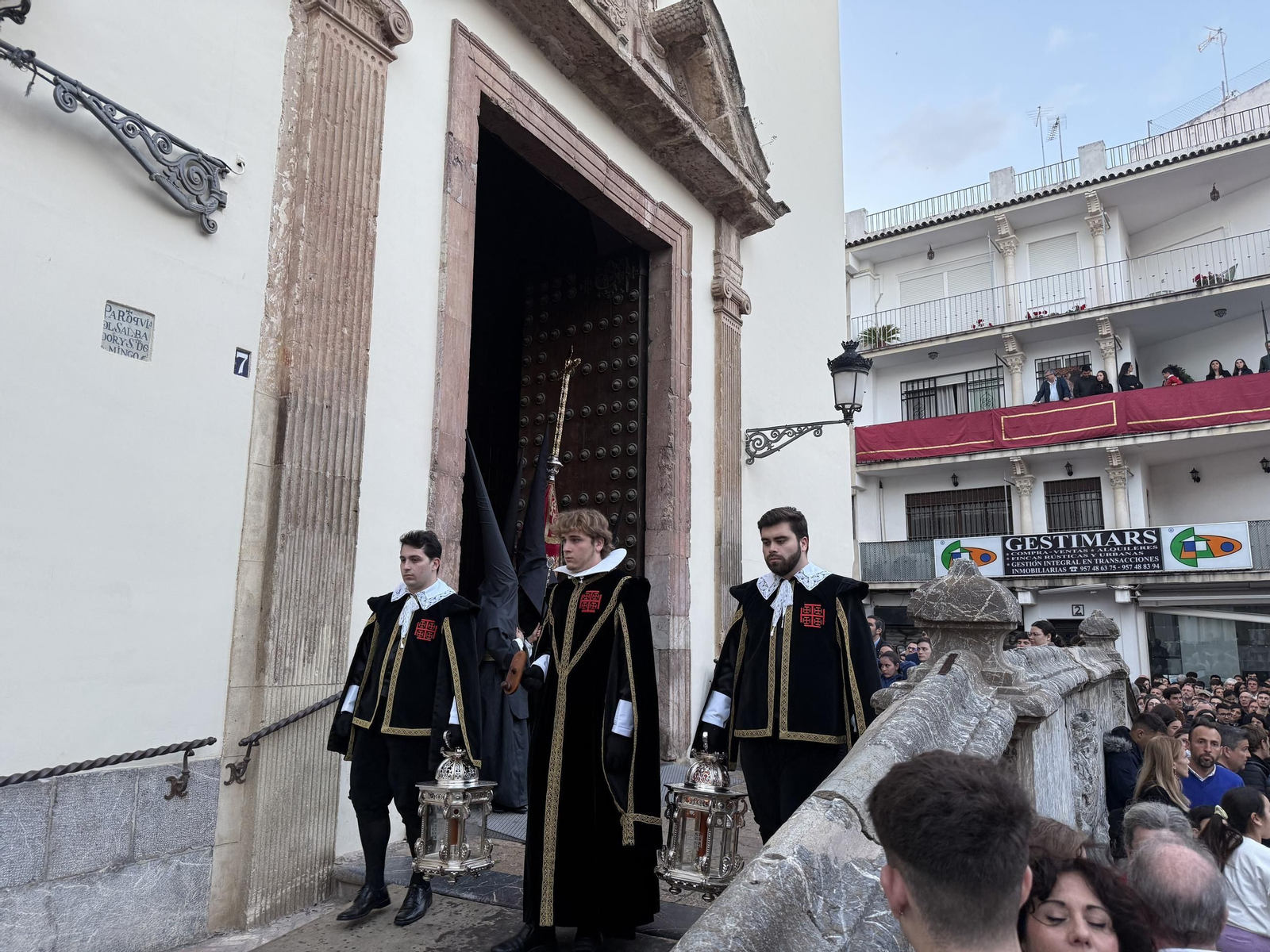 La procesión del Santo Sepulcro en este Viernes Santo de Córdoba, en imágenes