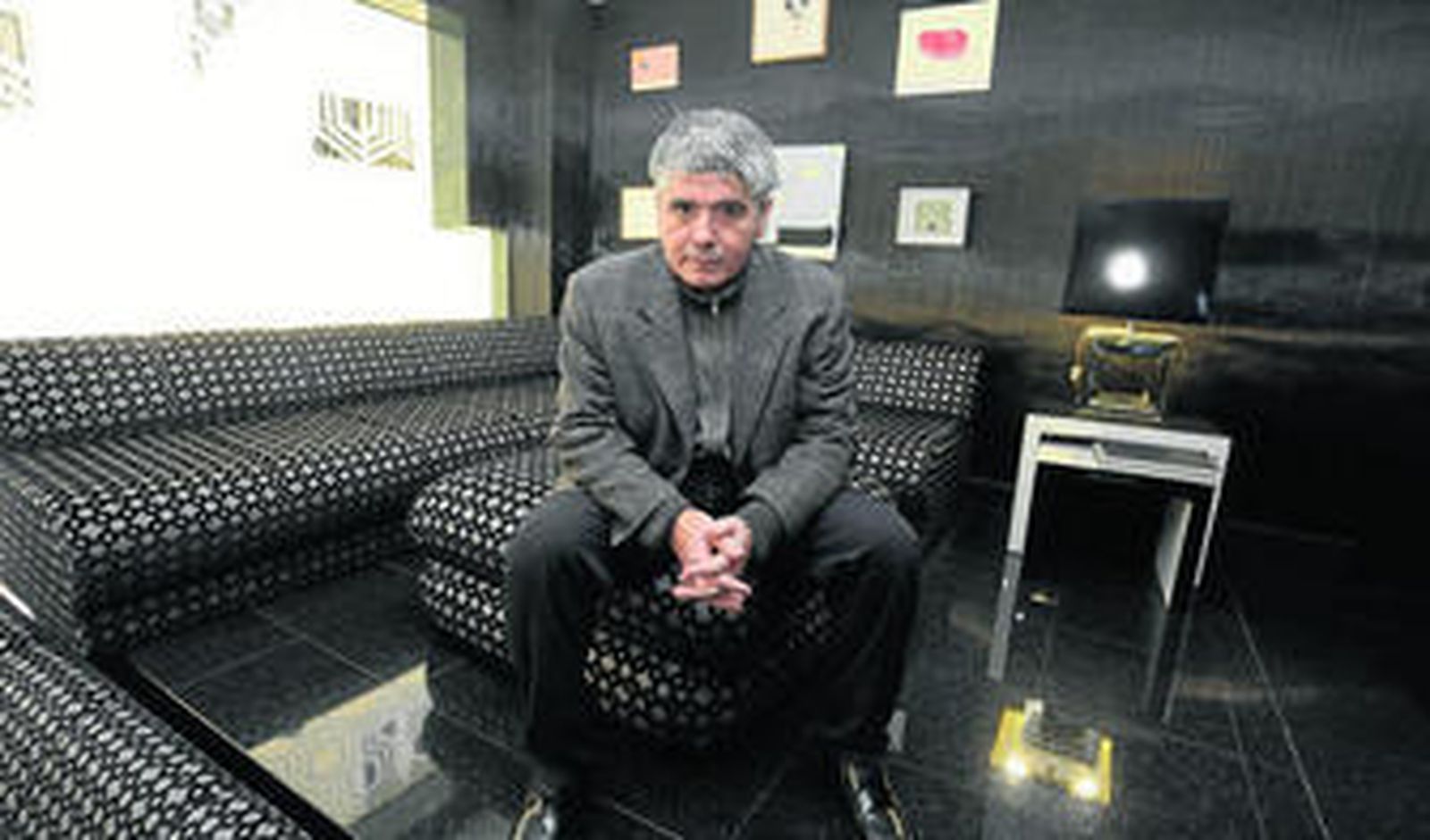 El escritor jerezano Juan Bonilla posa días atrás en un hotel de Málaga.