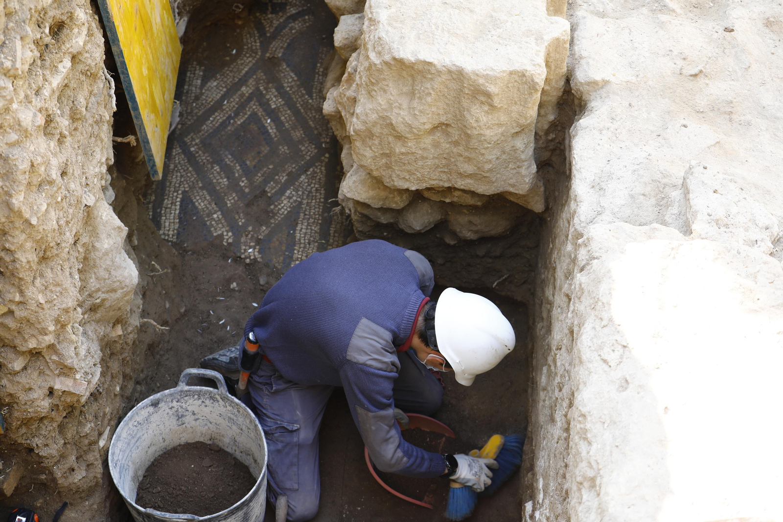 Las imágenes de las catas arqueológicas en la Mezquita - Catedral de Córdoba