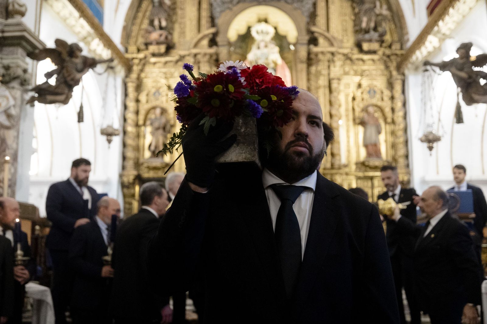 Las imágenes de los traslados de las cofradías de Santa Cruz