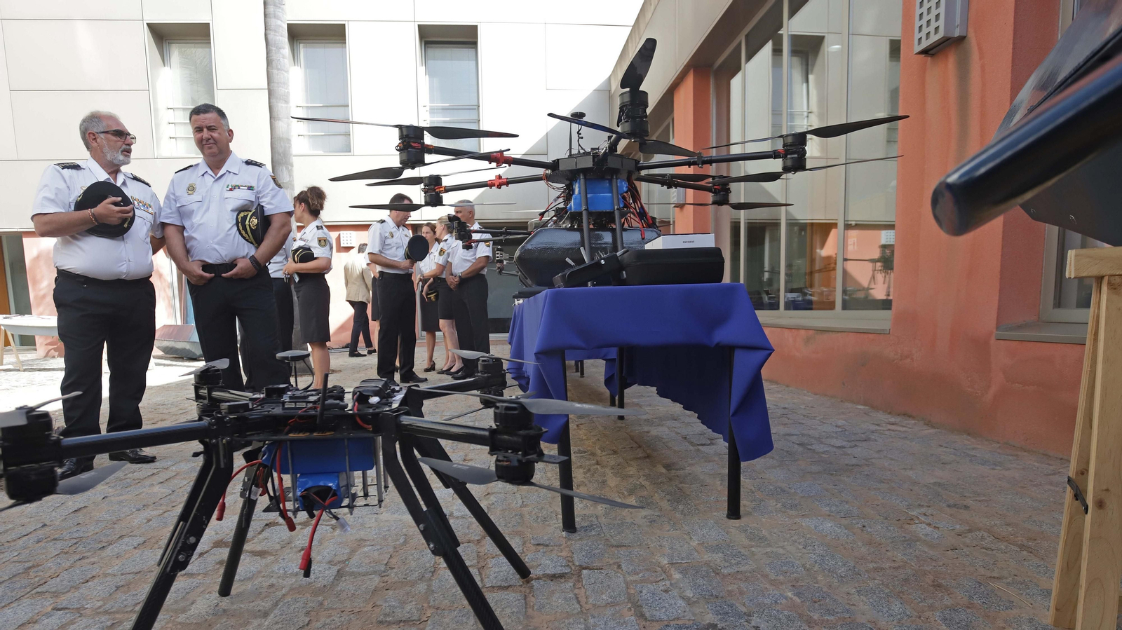 Fotos de los 'narcodrones' incautados por la Policía Nacional en Algeciras Fotos de los 'narcodrones' incautados por la Policía Nacional en Algeciras