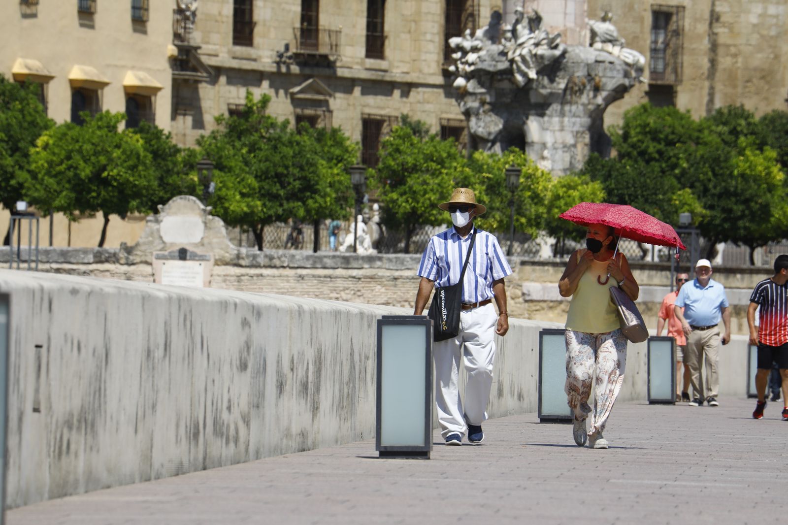 Un domingo en Córdoba en alerta naranja por calor, en imágenes