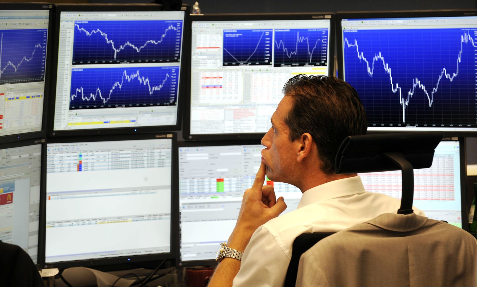 Un broker en Fráncfort en septiembre de 2008, tras la caída de Lehman Brothers, hito de la Gran Recesión.
