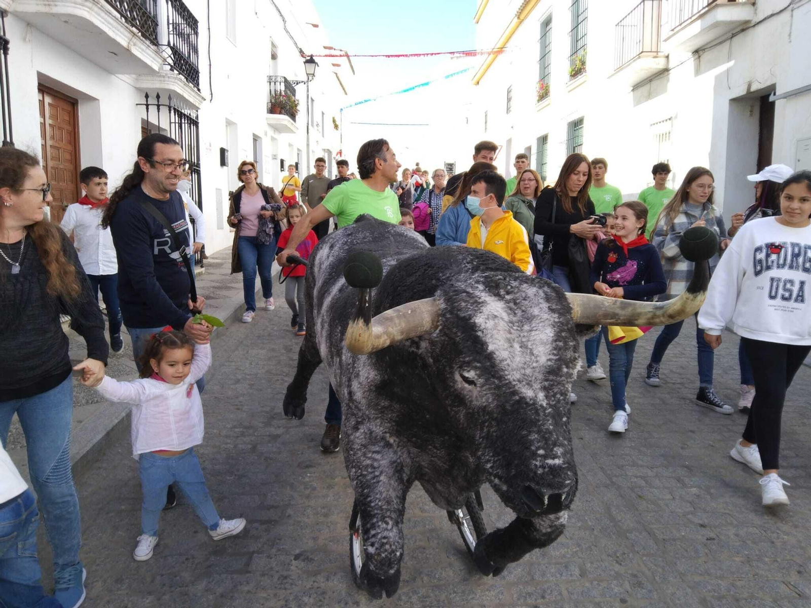 Los más pequeños pudieron disfrutar de la suelta de unos astados a su medida.