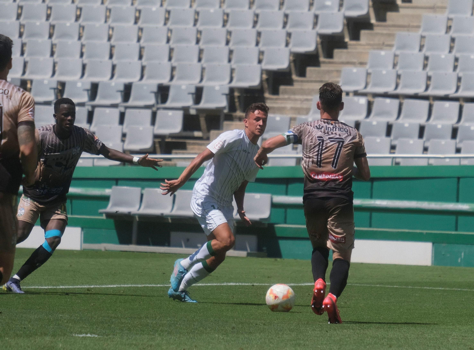 Las mejores fotos del pase del Córdoba B ante el Ciudad de Lucena en el 'play off' de ascenso a Segunda RFEF