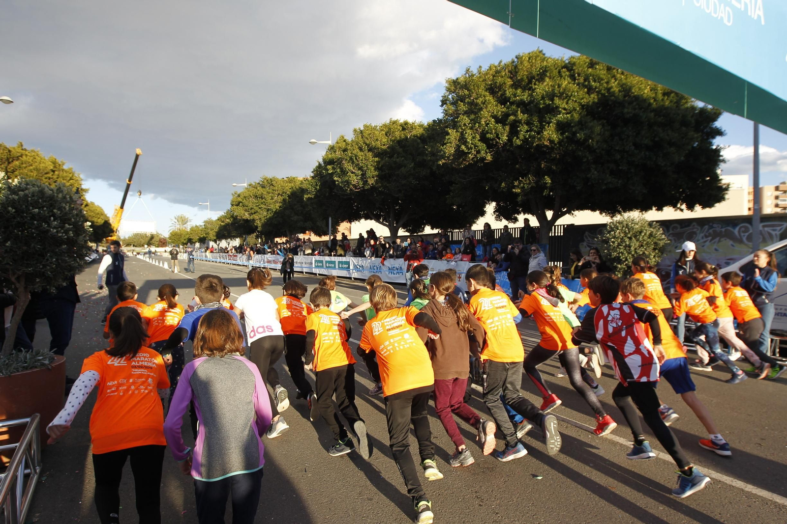 Fotogalería de la Feria del Corredor y las carreras infantiles.