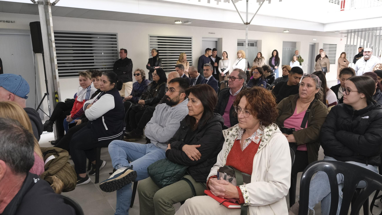 Las imágenes de la entrega de viviendas de VPO en Costacabana