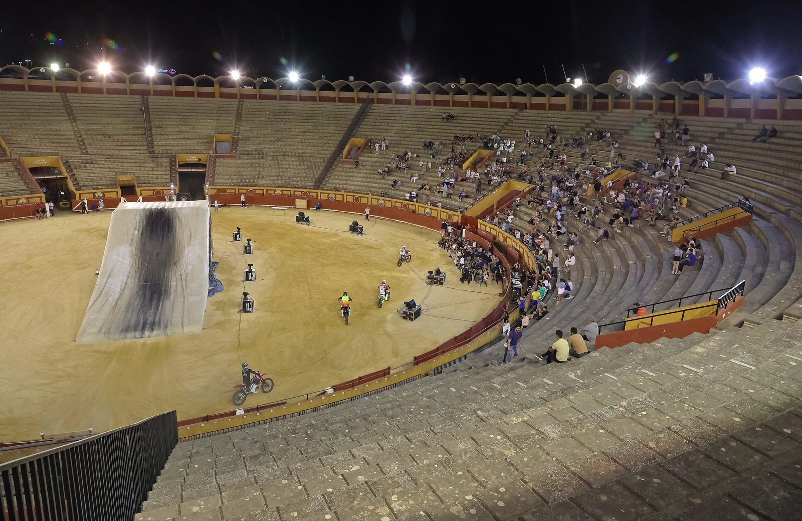Imágenes del Freestyle Motocross Over Limits en Algeciras