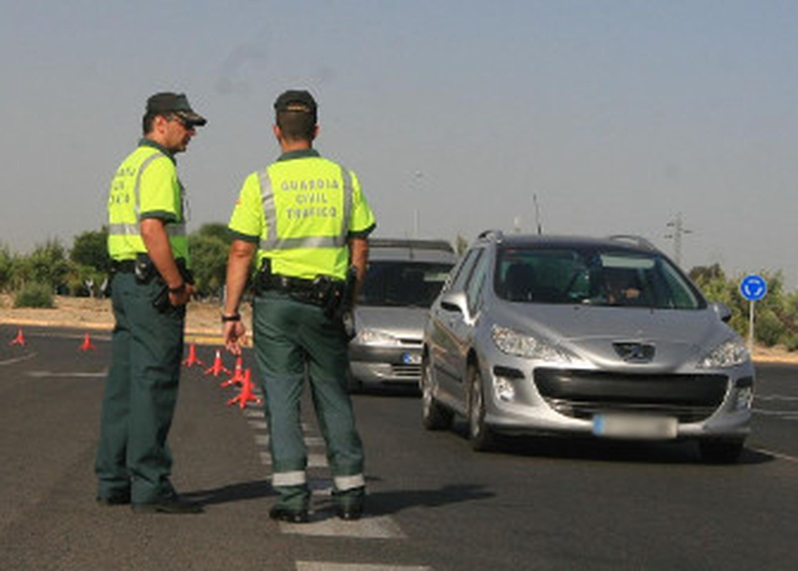 Más de 100 conductores sevillanos pierden cada día puntos del carné