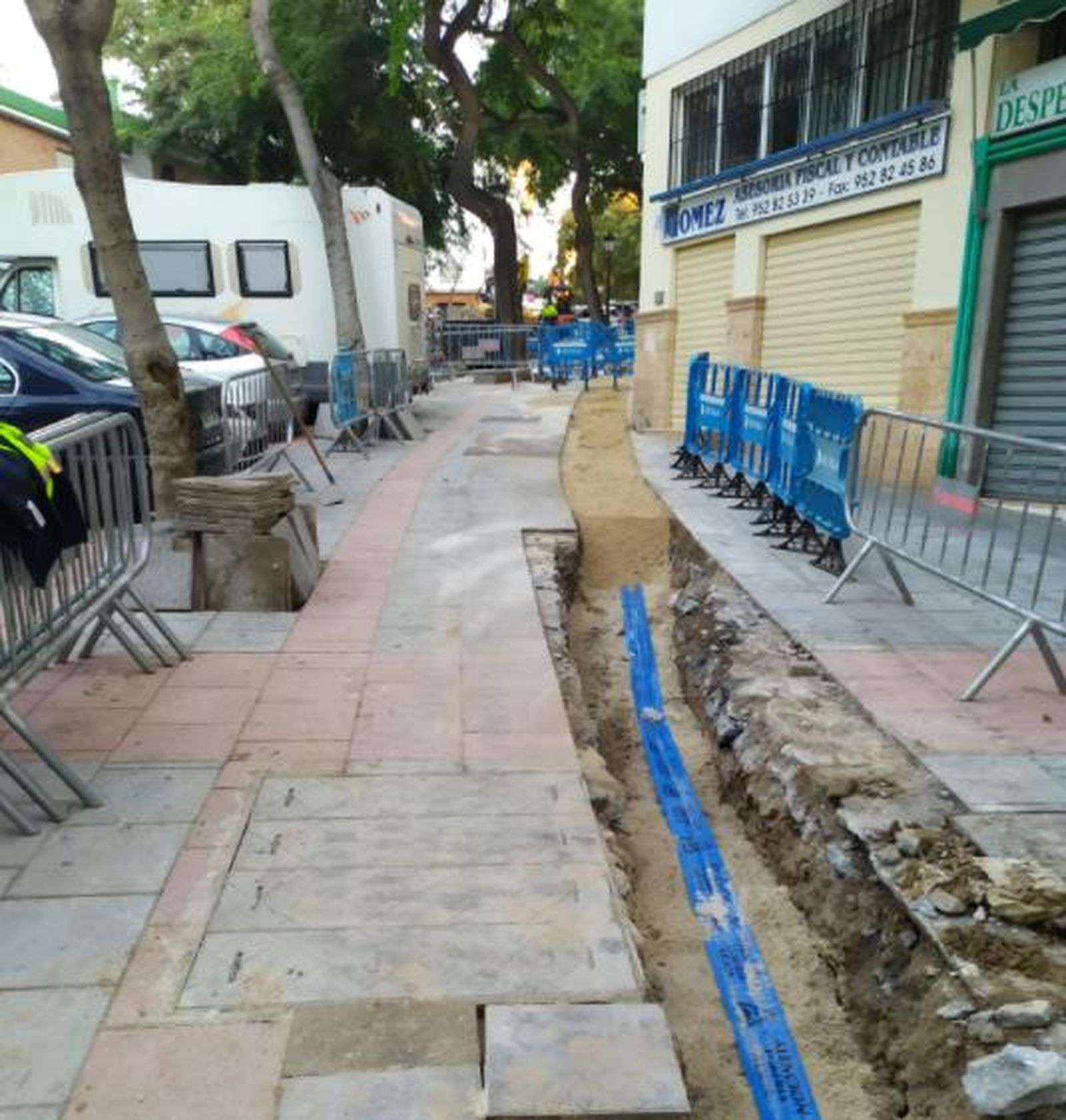 Los trabajos de renovación de la red en la avenida José María Torres Murciano.