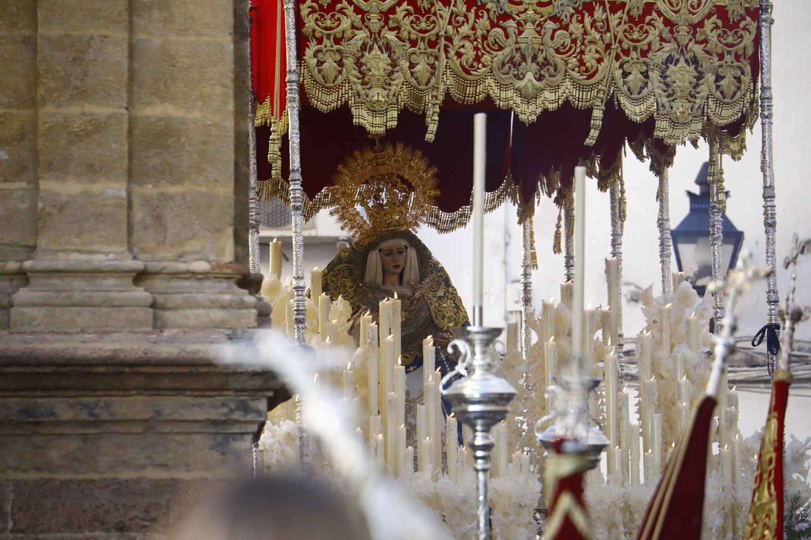 La Virgen de la Salud, a su paso por San Pedro.