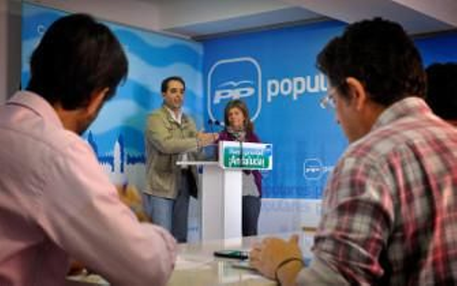 Saldaña: "La Junta ha recortado en Jerez el 50% del salario social"