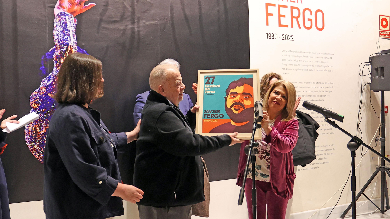 Exposición de Javier Fergo en los Claustro por el Festival de Jerez
