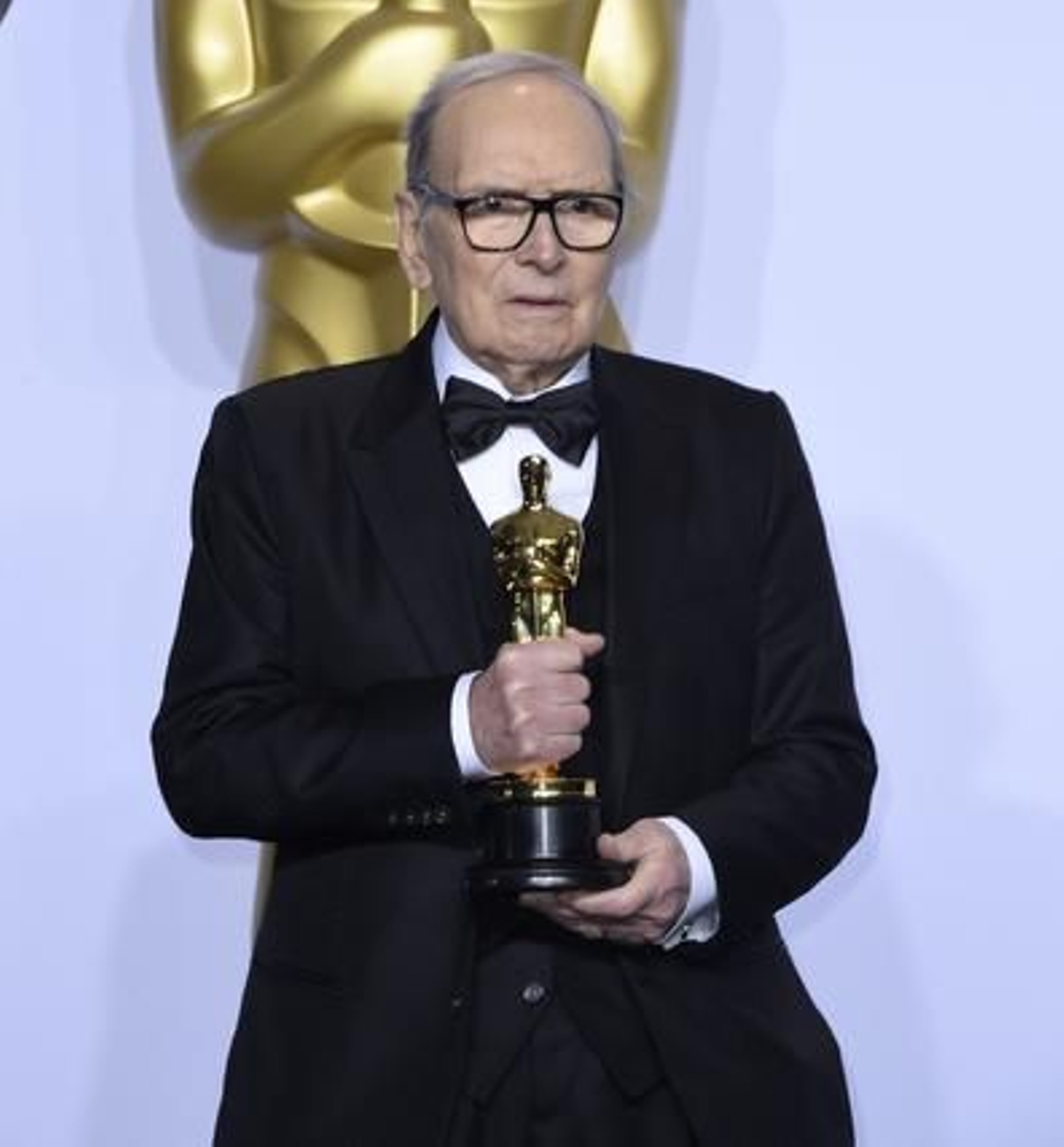 El maestro Ennio Morricone, Oscar a la Mejor banda sonora original por 'Los odiosos ocho'.

Foto: Efe