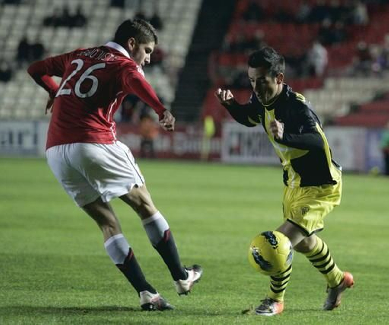 El Córdoba empata ante Tarragona pese a acabar con uno menos (0-0). / LOF