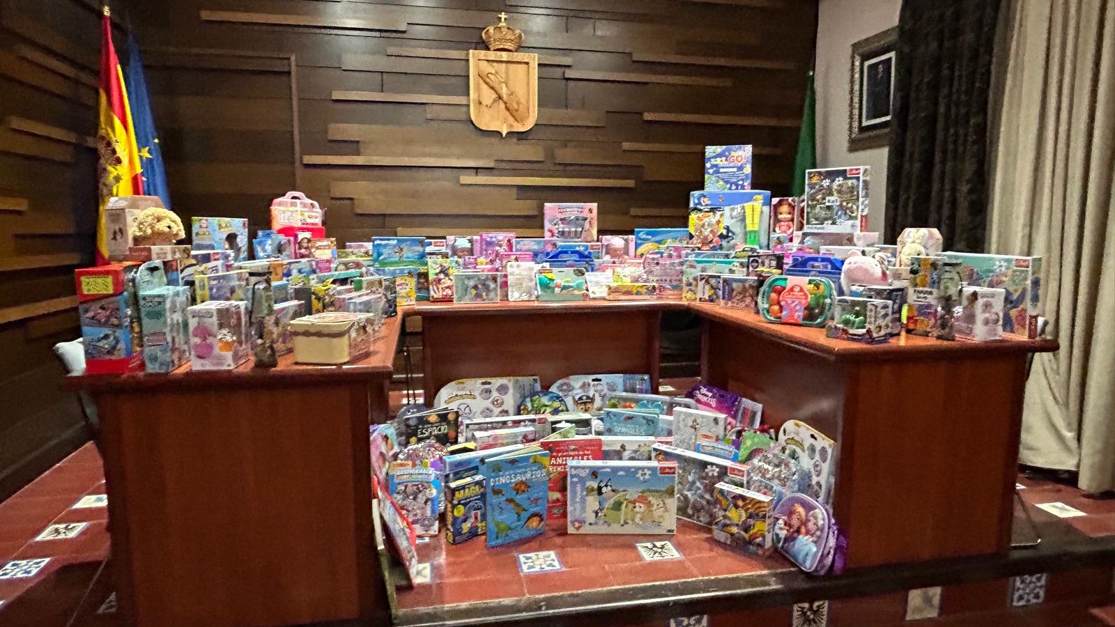 Juguetes adquiridos por los jóvenes de Rus.