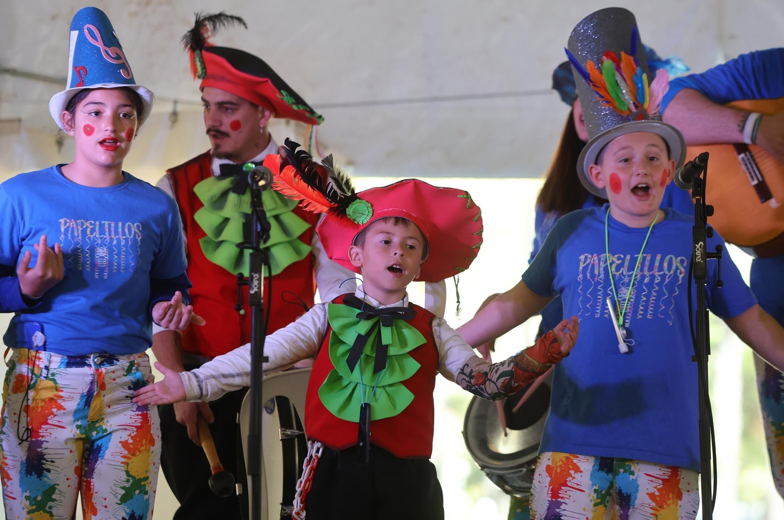 Imágenes del gran ambiente en el carrusel de agrupaciones del Carnaval Colombino 2024