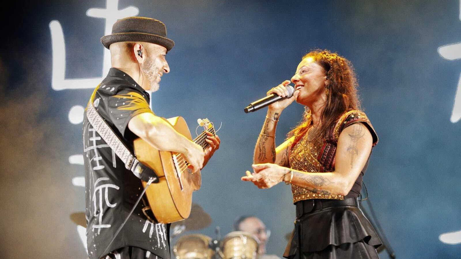 Chambao durante un momento del concierto