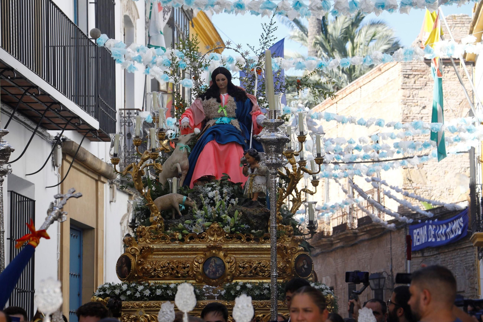 Las mejores fotos del traslado de la Divina Pastora de Córdoba