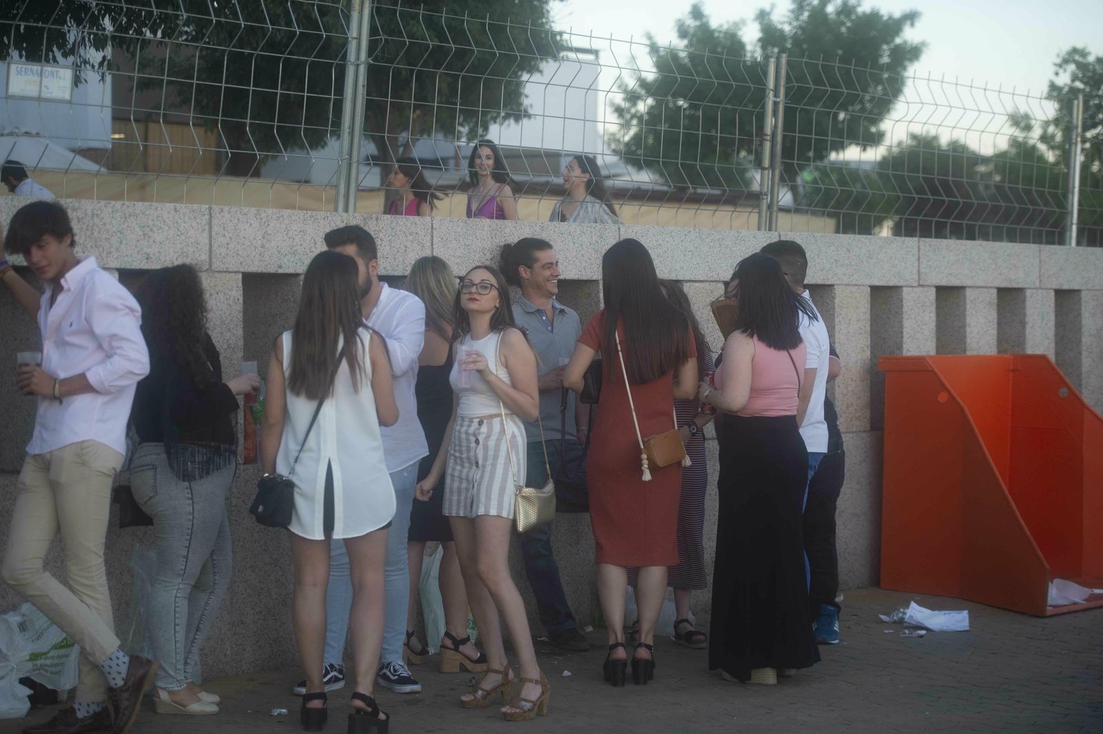 El botellón y la calle del Infierno de la Feria, en imágenes