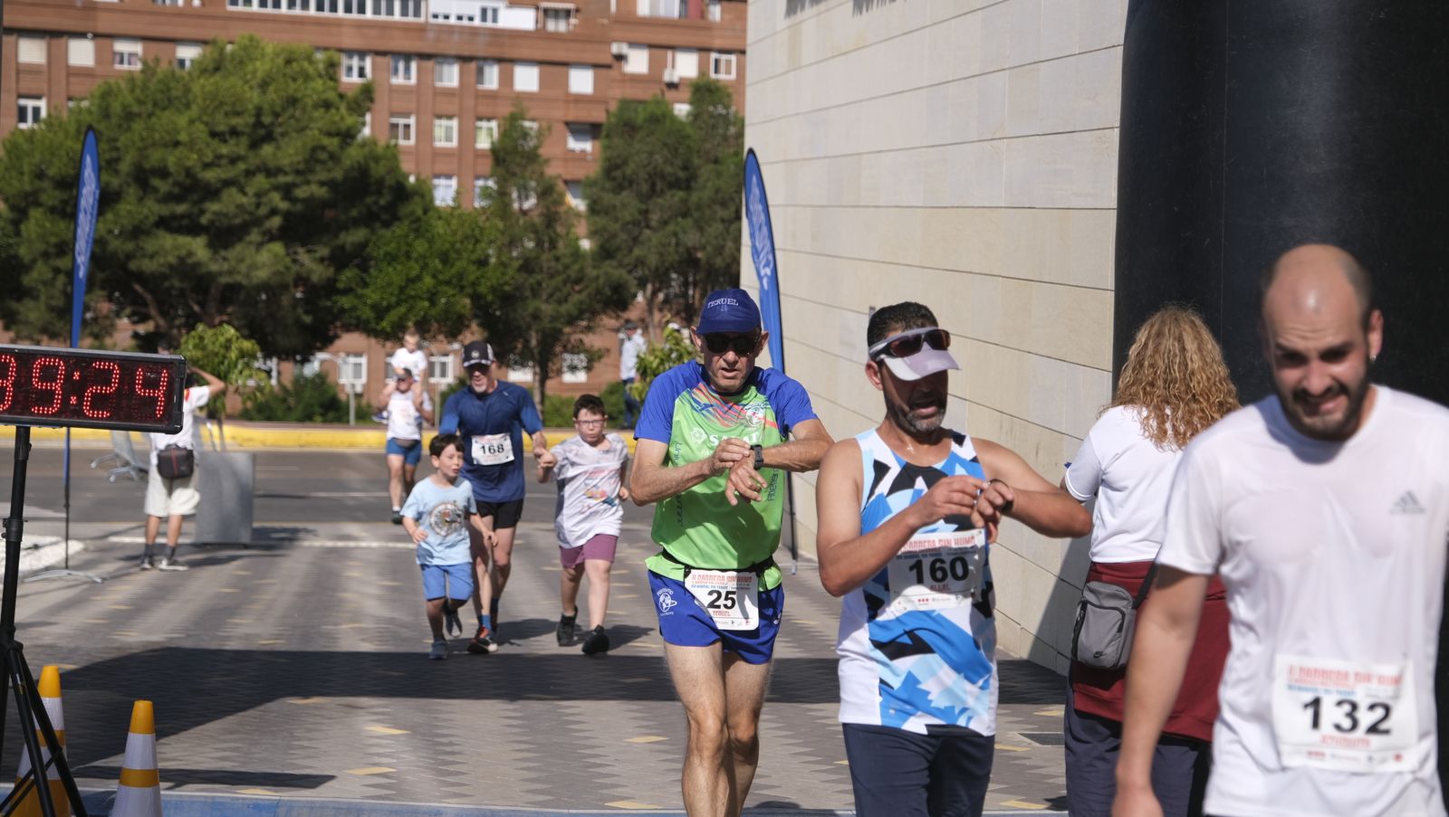 Imágenes de la II Carrera Sin Humo, en Almería