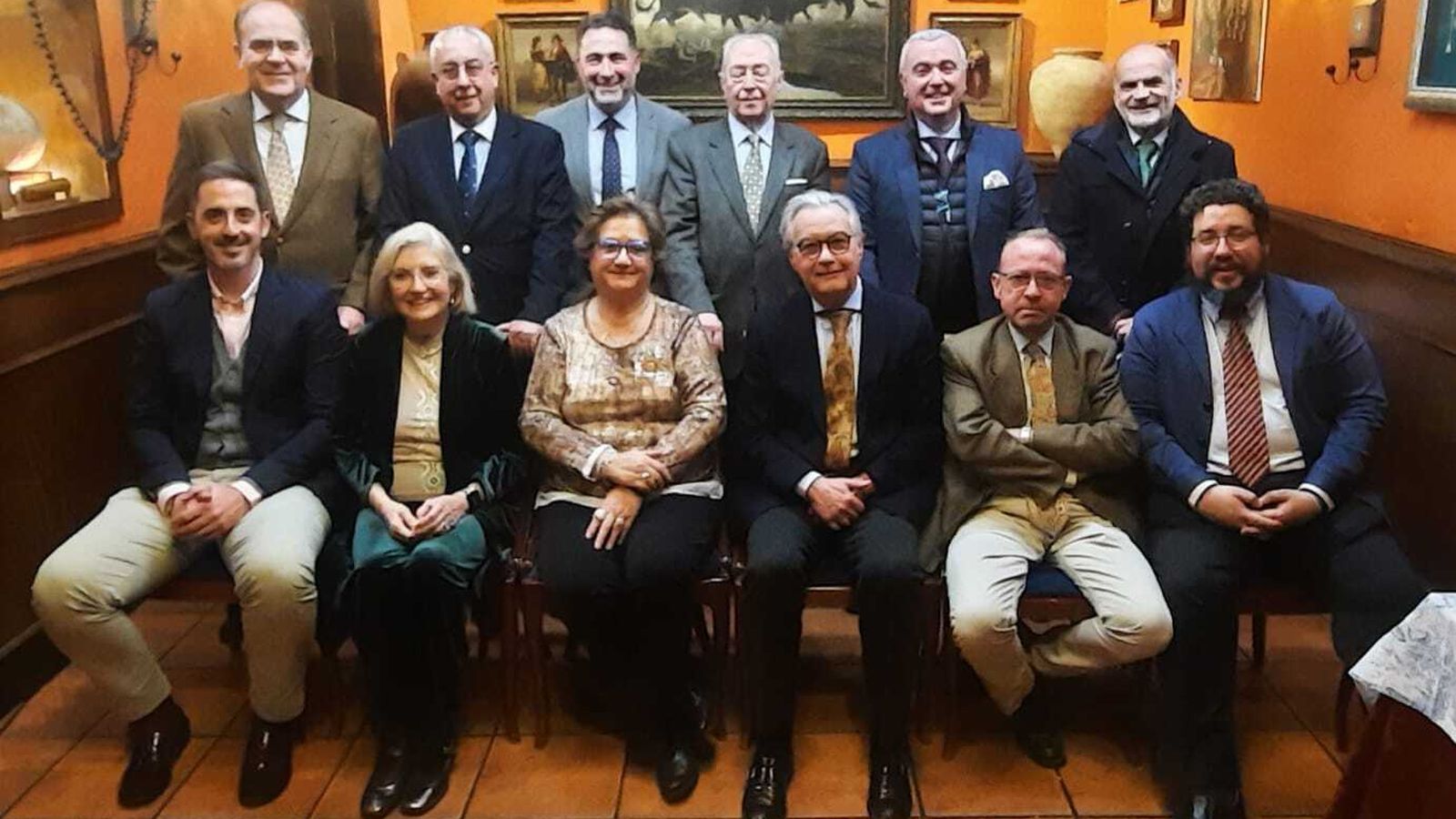 Los pregoneros junto a Milagros Ciudad