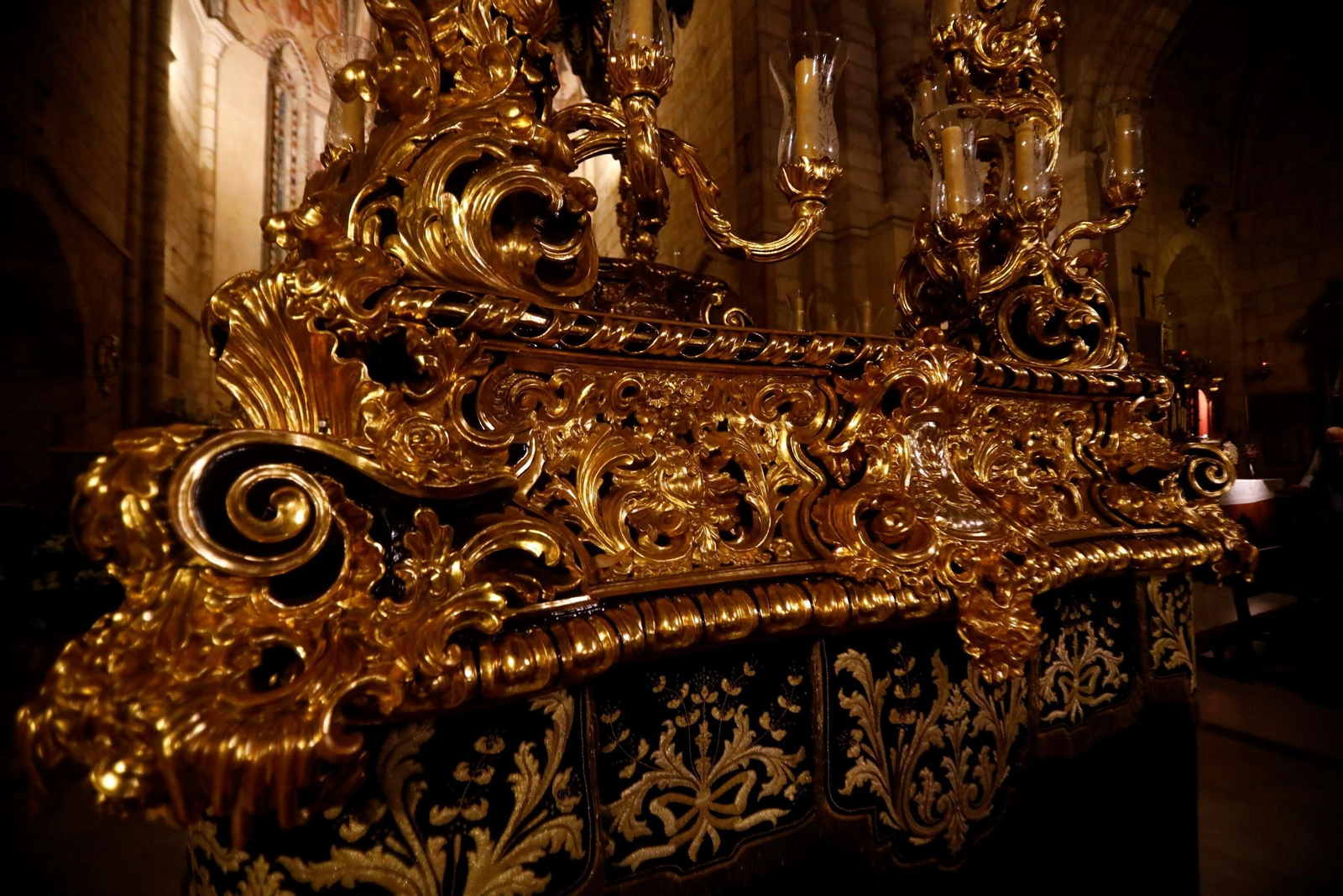 Las mejores fotos de la restauración del paso de la Virgen de las Tristezas de Córdoba