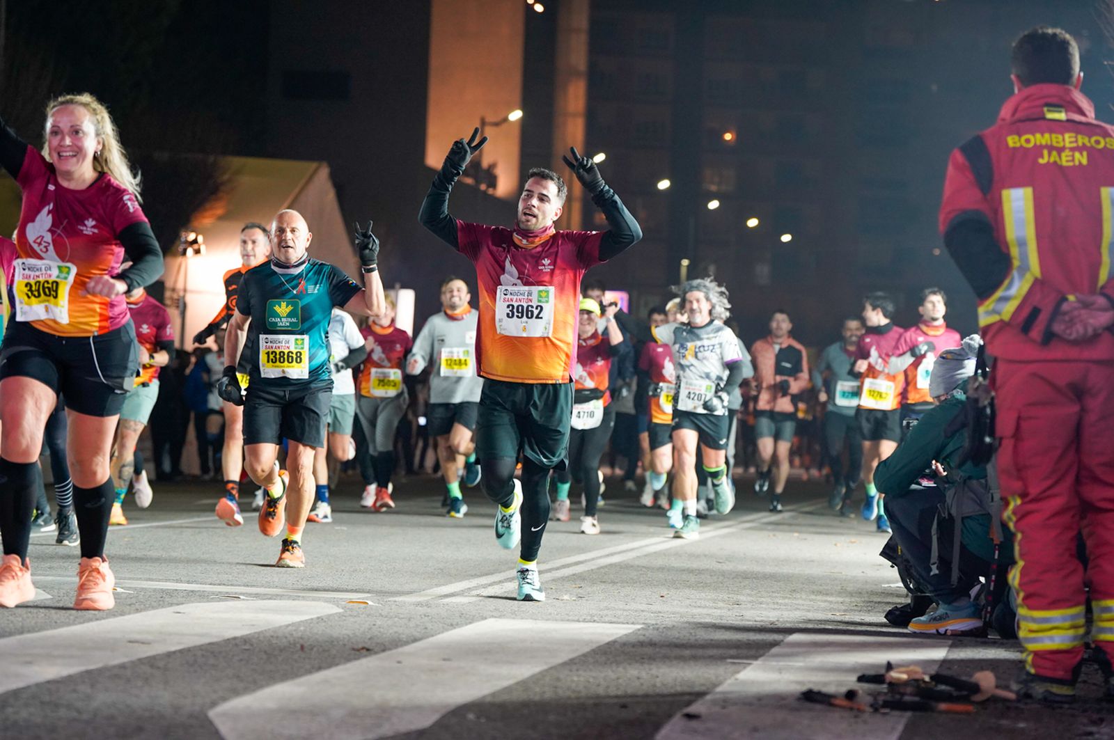 En imágenes: búscate en tu llegada a meta de la Carrera de San Antón 2026 (14)