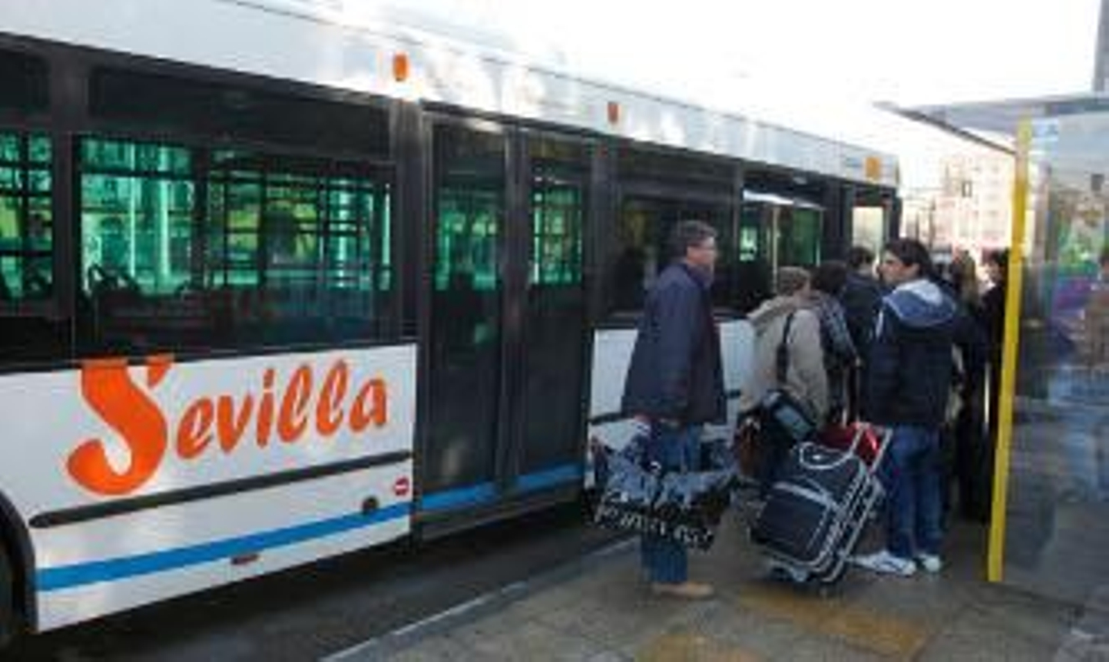 Nuevas "amenazas" a los conductores de la línea del aeropuerto