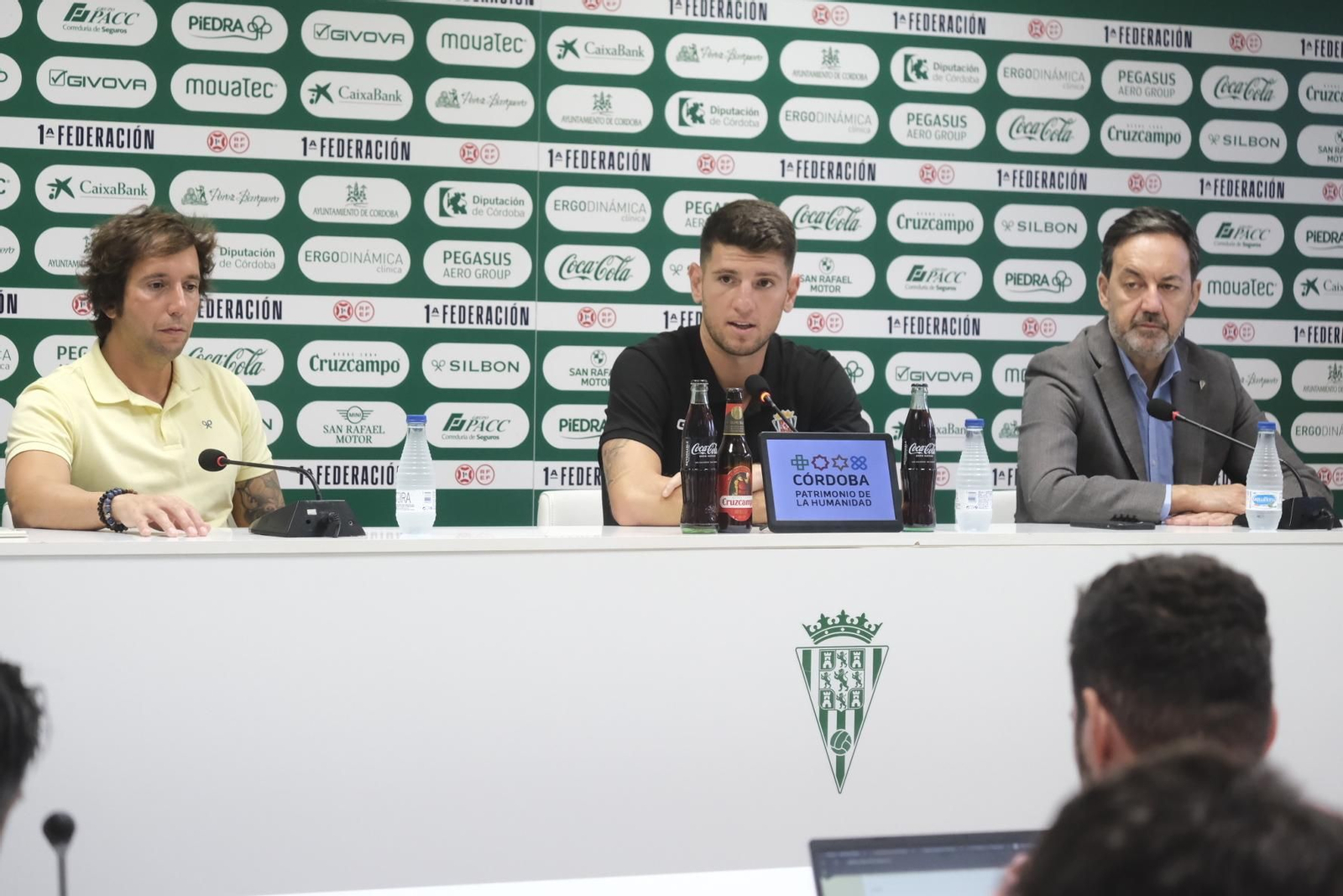 La presentación de Alberto Toril como nuevo jugador del Córdoba CF, en imágenes