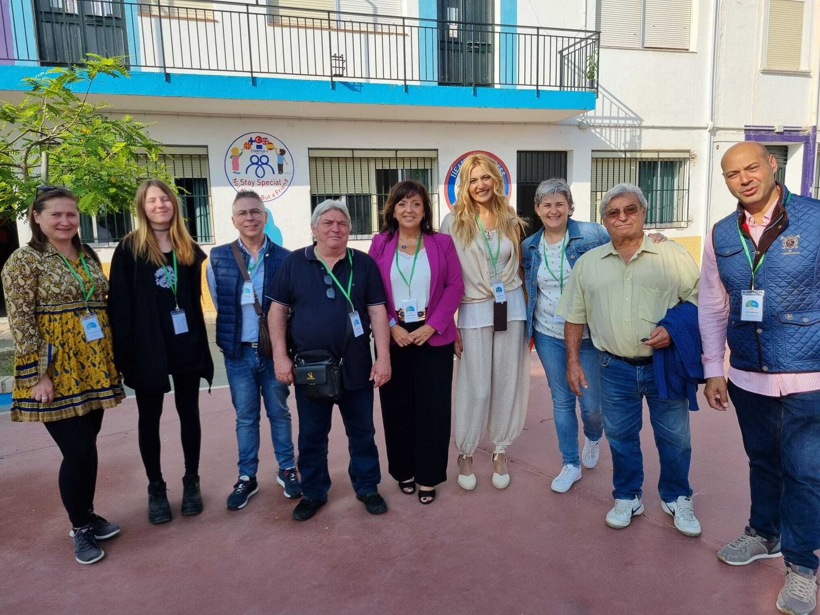 Fotos: así está votando la Costa de Granada en el inicio de las elecciones municipales 2023