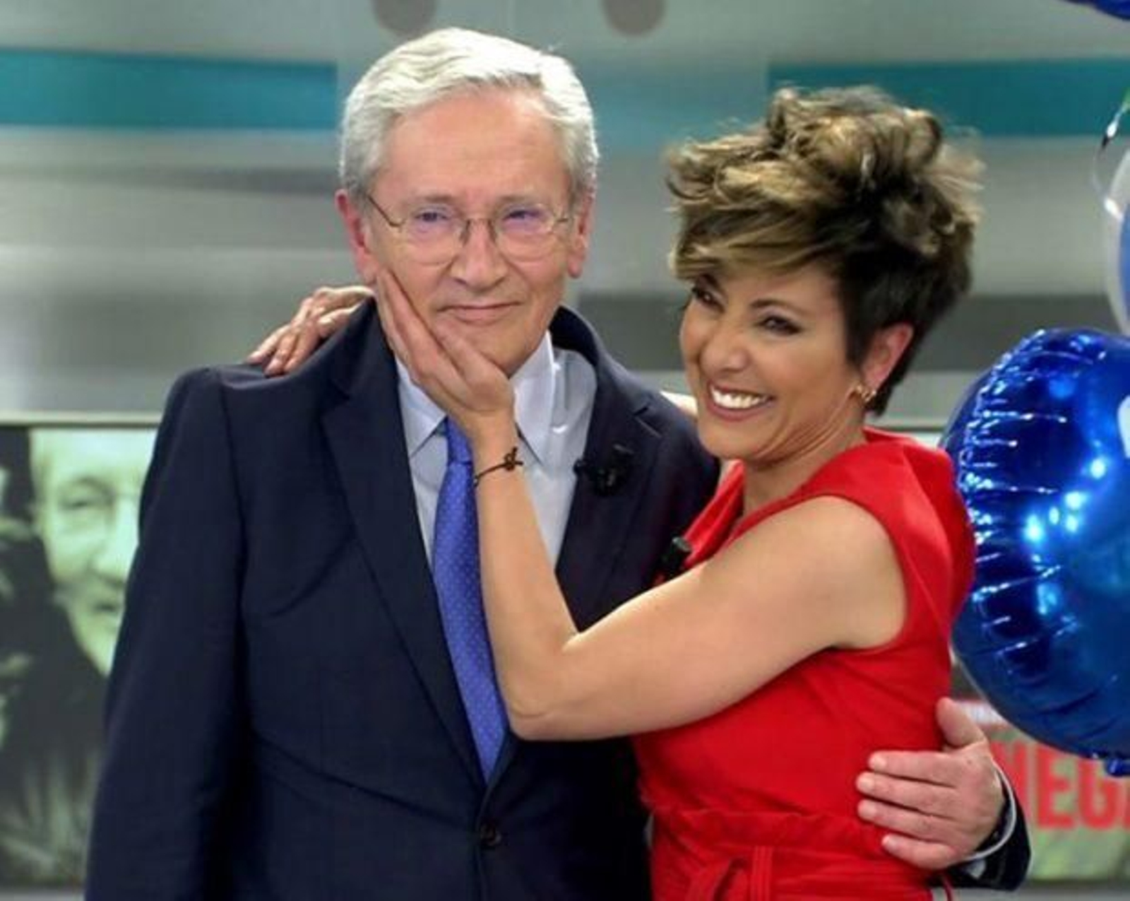 Sonsoles Ónega se emociona al entrevistar a su padre, Fernando Ónega.