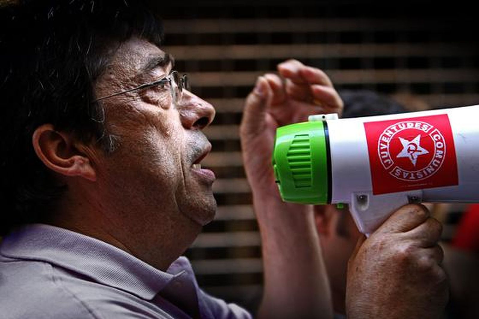 Los piquetes tomaron el centro de la capital desde primera hora de la mañana para impedir la apertura de comercios y empresas. /Julio González