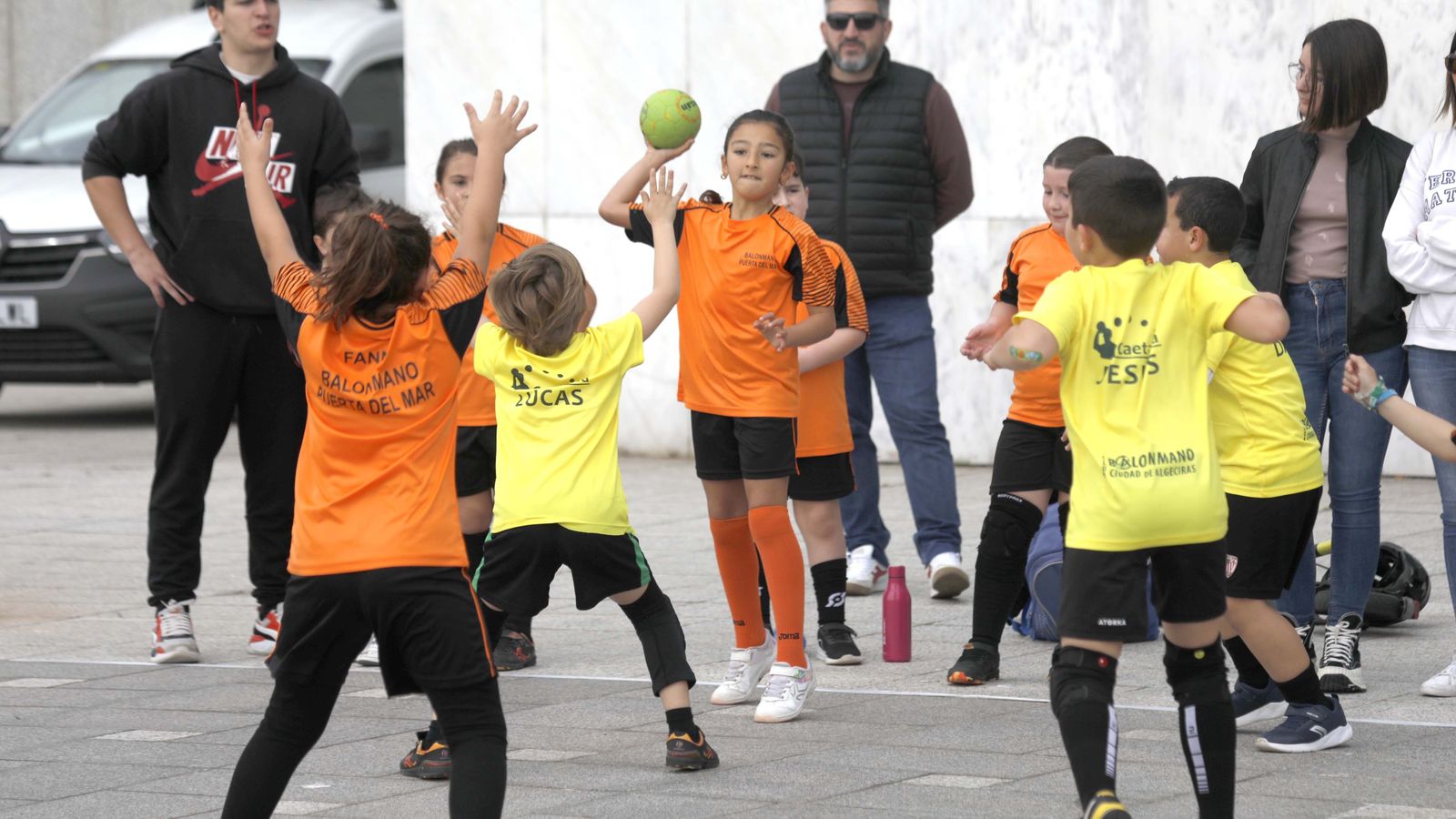 Las fotos de la jornada de balonmano calle
