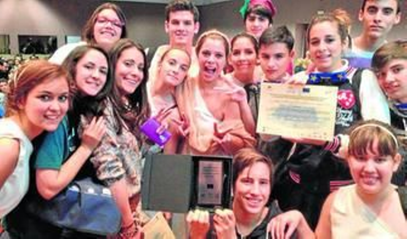 Alumnos del IES Isla de León ganadores del premio Jóvenes Andaluces Construyendo Europa JACE 2015.