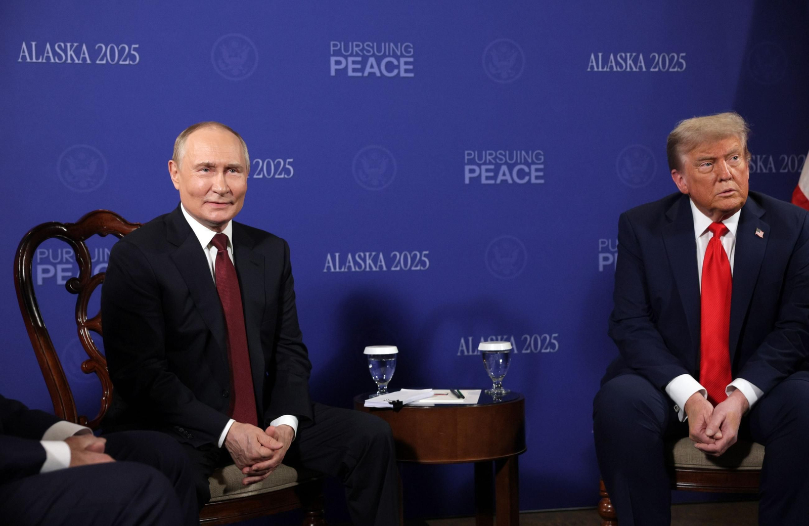 Las imágenes de la reunión de Trump con Putin en Alaska