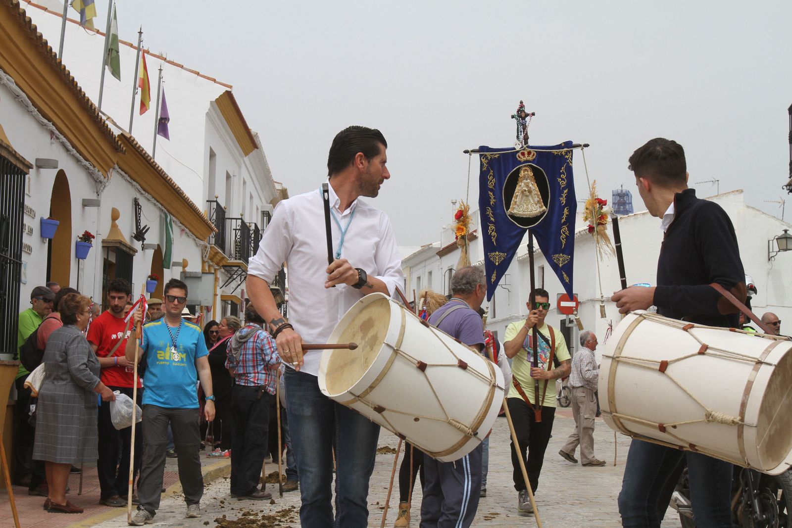 Las imágenes de la peregrinación de los presos a El Rocío